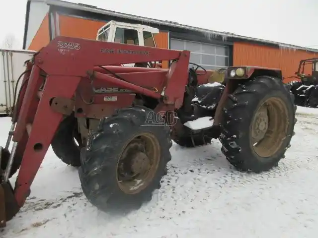 Gallery image 1 for Used Case IH 685 Tractor