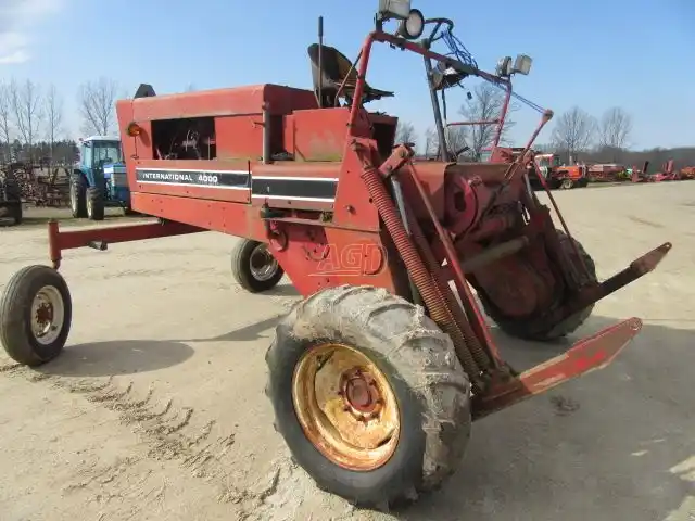 Gallery image 1 for Used International Harvester 4000 Windrower