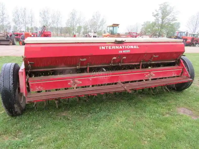 Gallery image 2 for Used International Harvester 510 Drill