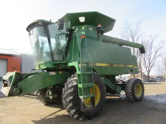 Gallery image 2 for Used 1990 John Deere 9500 Combine