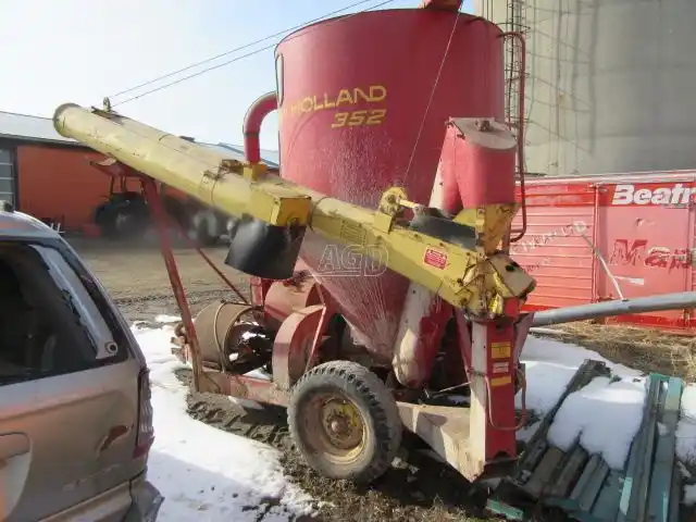 Gallery image 1 for Used New Holland 352 Mix Mill