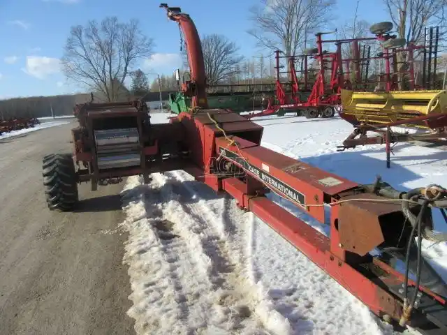 Gallery image 1 for Used Case IH 8750 Forage Harvester