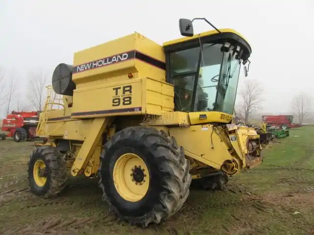 Gallery image 2 for Used 1998 New Holland TR98 Combine