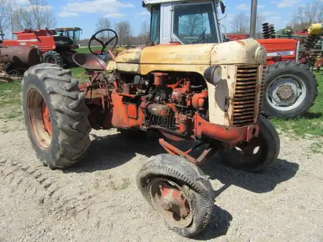 Gallery image 2 for Used Case 400 Tractor