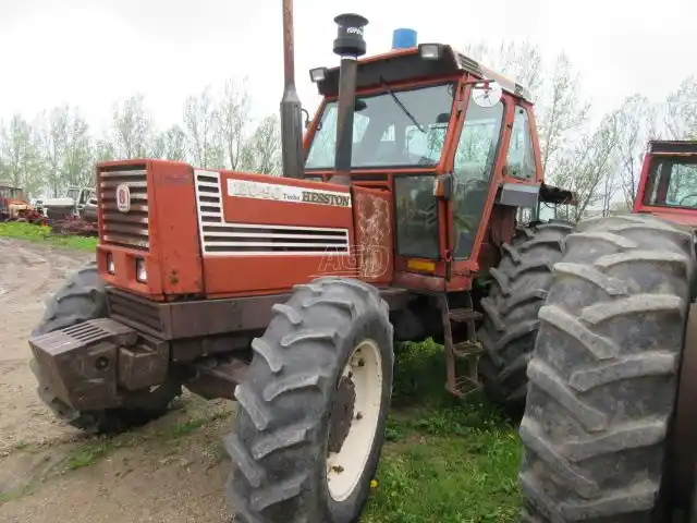Gallery image 2 for Used Hesston 130-90 Tractor