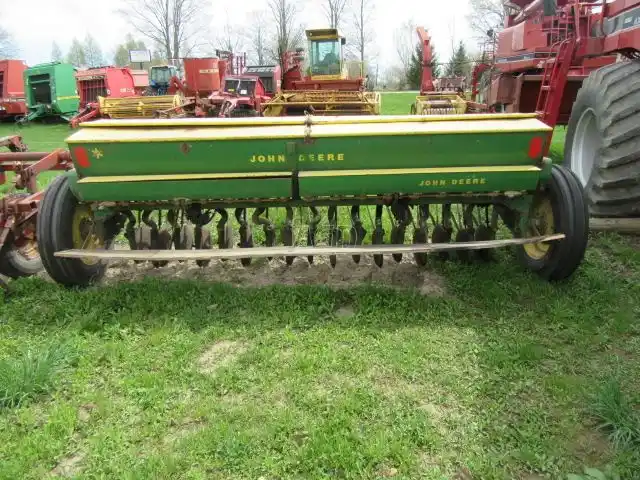 Gallery image 2 for Used John Deere FB177B Drill