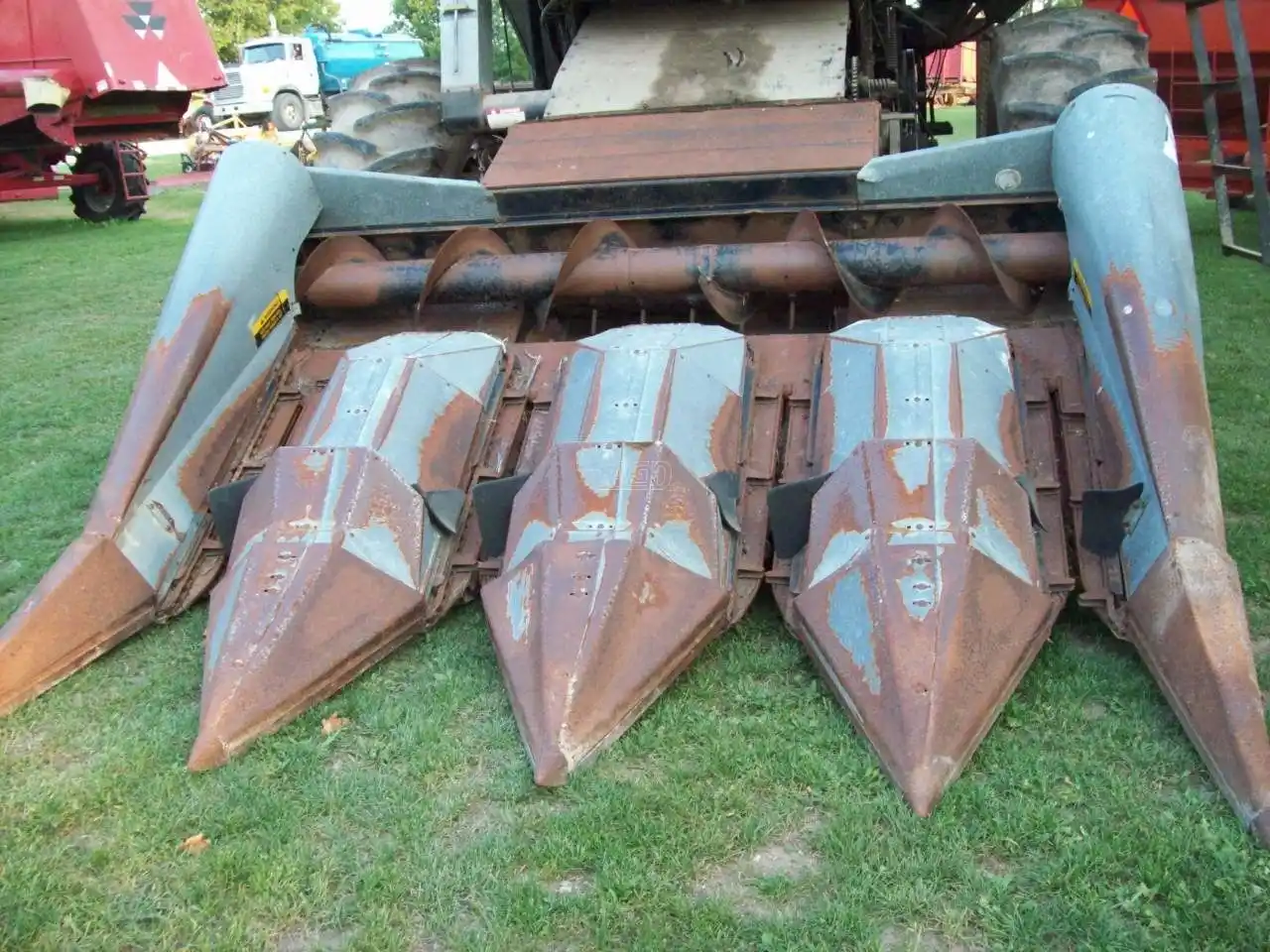 Gallery image 1 for Used 1980 Allis Chalmers 430A Header - Row Crop