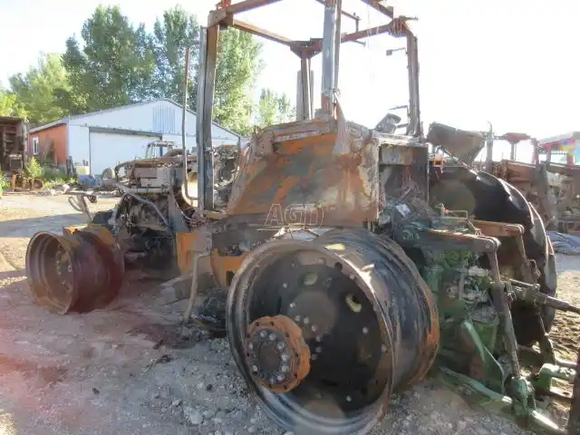 Gallery image 1 for Used 2006 John Deere 8330 Tractor