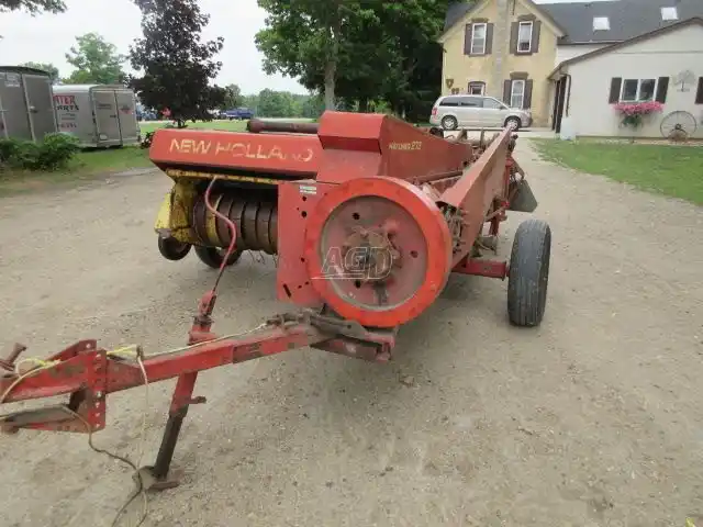 Gallery image 1 for Used New Holland 273 Square Baler - Small