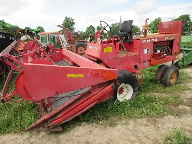 Gallery image 1 for Used White 6200 Windrower