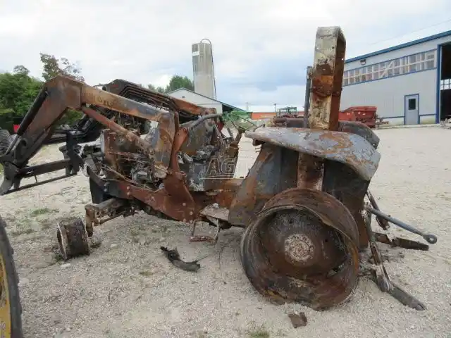 Gallery image 2 for Used Case IH C70 Tractor