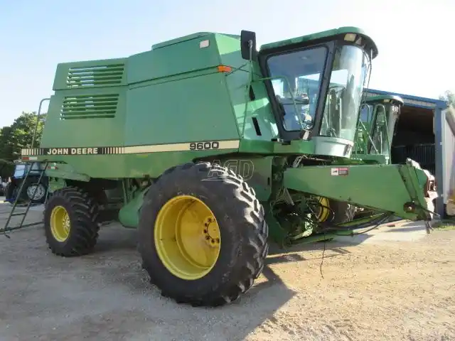 Gallery image 1 for Used 1995 John Deere 9600 Combine