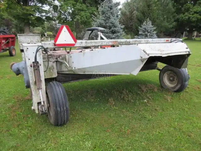 Gallery image 2 for Used New Idea 5212 Disc Mower Conditioner