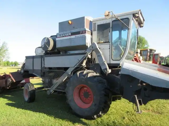 Gallery image 1 for Used 1983 Gleaner F3 Combine