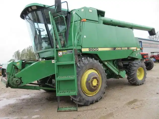 Gallery image 1 for Used John Deere 9600 Combine
