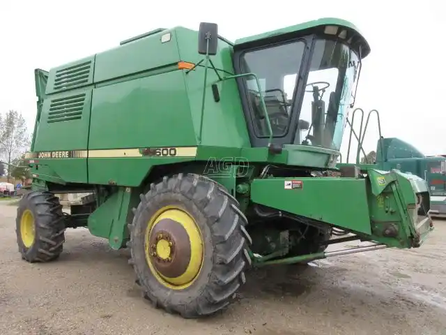 Gallery image 2 for Used John Deere 9600 Combine