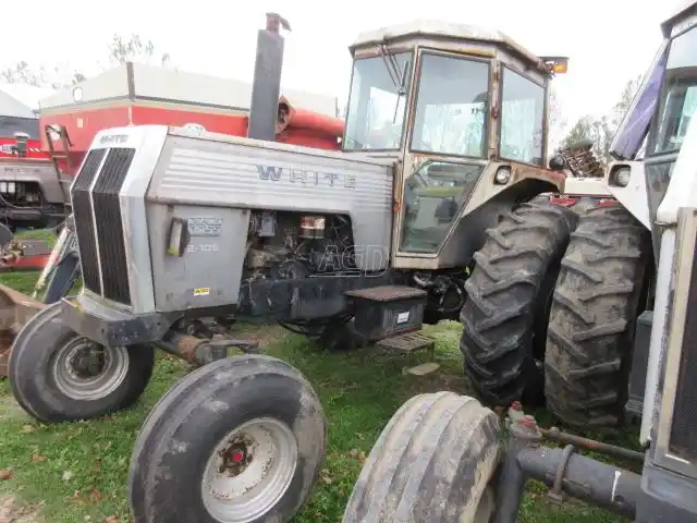 Gallery image 2 for Used 1975 White 2-105 Tractor