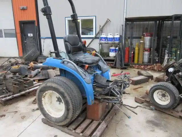 Gallery image 1 for Used 1998 New Holland TC21D Tractor