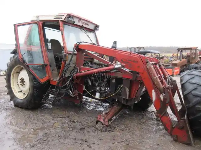 Gallery image 2 for Used Hesston 100-90 Tractor