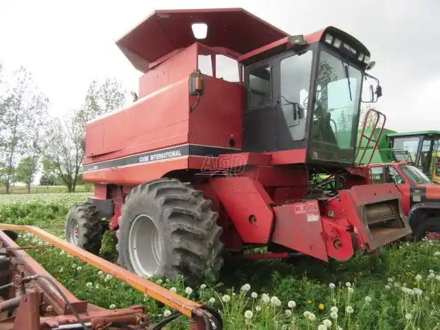 Gallery image 2 for Used 1993 Case IH 1688 Combine