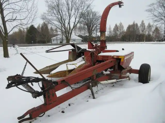Gallery image 2 for Used Hesston 7155 Forage Harvester