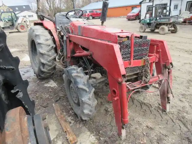 Gallery image 2 for Used 1988 Case IH 275 Tractor