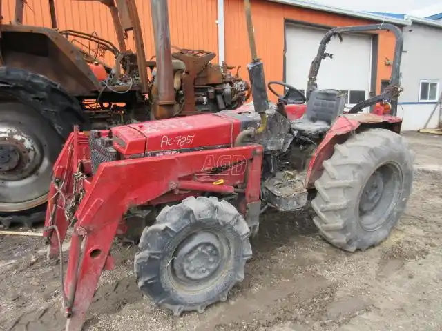 Gallery image 1 for Used 1988 Case IH 275 Tractor