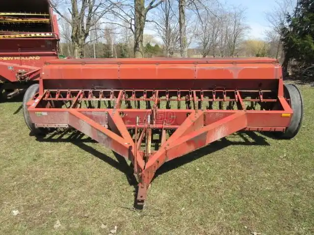 Gallery image 1 for Used International Harvester 5100 Drill