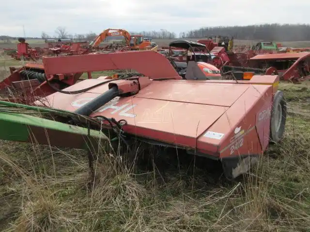 Gallery image 1 for Used Gehl 2412 Disc Mower