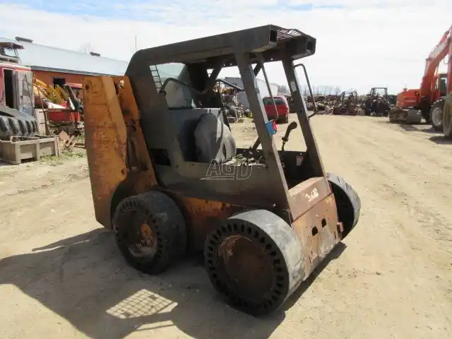 Gallery image 2 for Used 2002 Case 40 XT Skid Steer