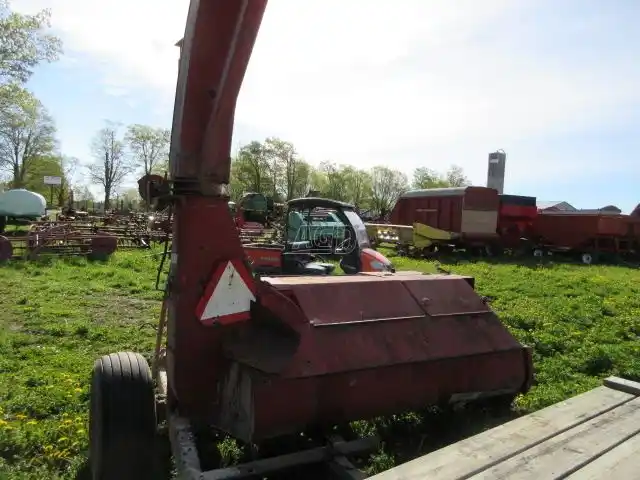 Gallery image 2 for New Holland 890 Forage Harvester