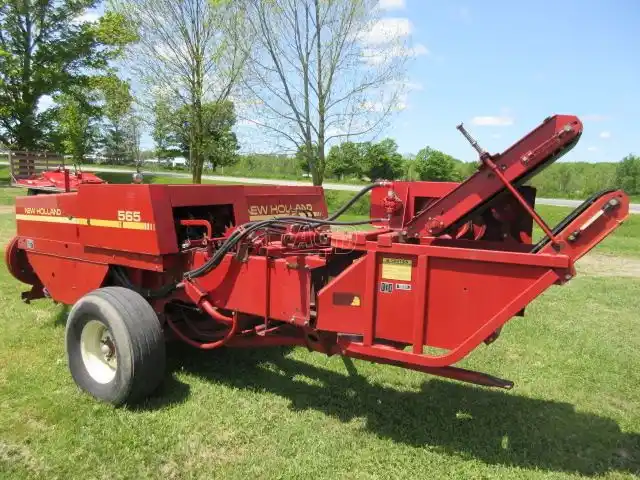 Gallery image 2 for Used 1990 New Holland 565 Square Baler - Small
