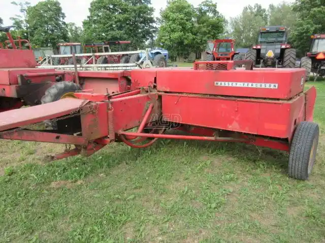 Gallery image 2 for Used Massey Ferguson 12 Square Baler - Small