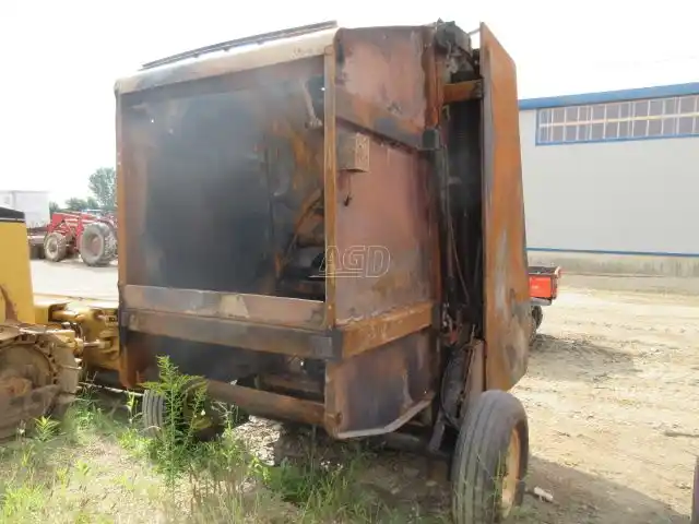 Gallery image 2 for Used John Deere 430 Round Baler