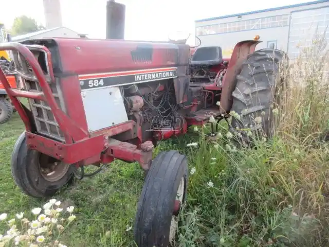 Gallery image 2 for Used 1979 International Harvester 584 Tractor