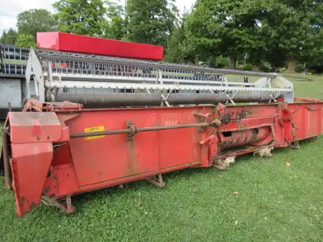 Gallery image 2 for Used Massey Ferguson 9118 Header