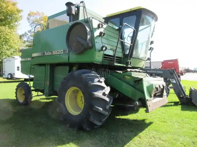 Gallery image 2 for Used 1980 John Deere 6620 Combine