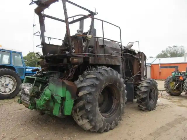 Gallery image 2 for Used 2010 John Deere 7350 Forage Harvester