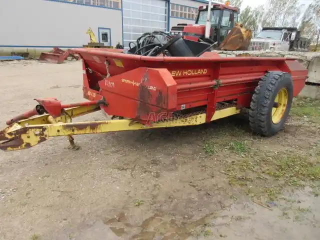 Gallery image 1 for Used New Holland 513 Manure Spreader