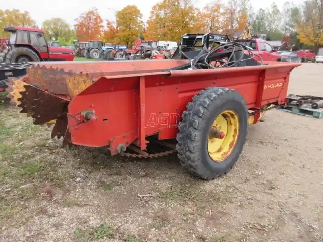 Gallery image 2 for Used New Holland 513 Manure Spreader