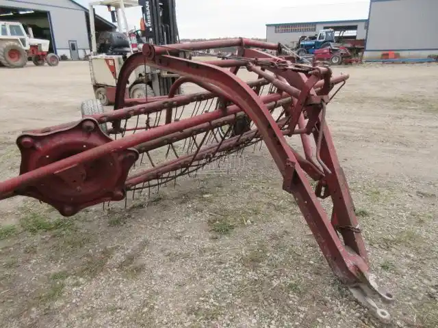 Gallery image 1 for Used Massey Ferguson Misc Rake