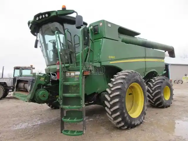 Gallery image 1 for Used 2014 John Deere S660 Combine