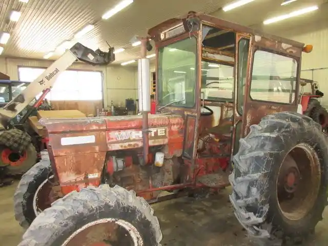 Gallery image 1 for Used 1976 White 1370 Tractor