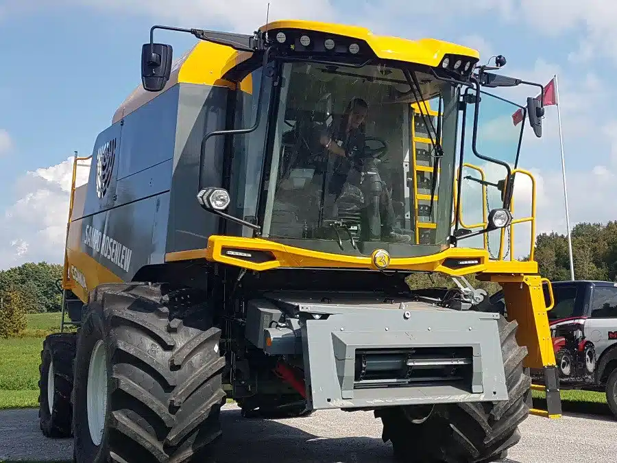 Gallery image 1 for Used Sampo Rosenlew Comia C12 Combine