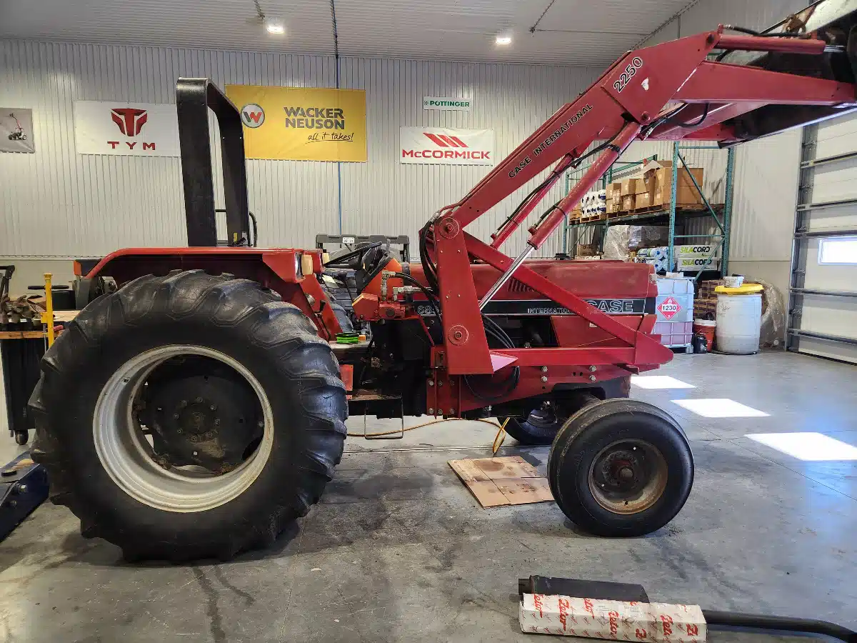 Case IH 685 Tractor