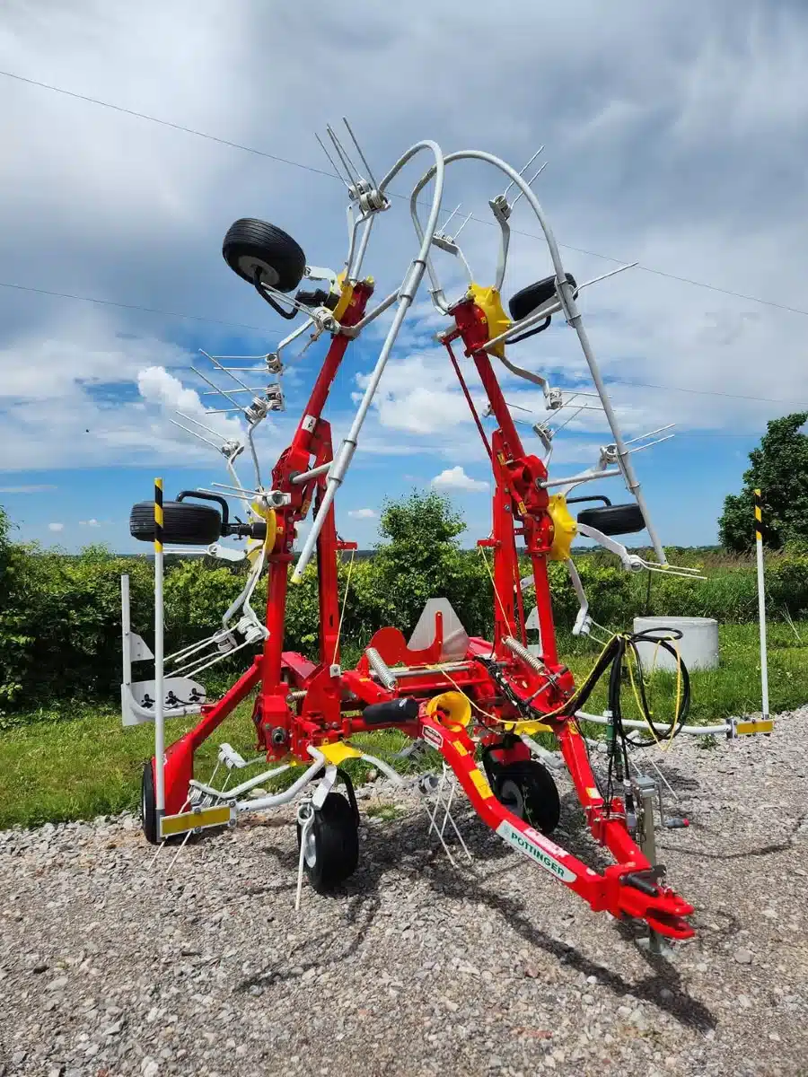 Gallery image 2 for Pottinger HIT 6.80 T Tedder