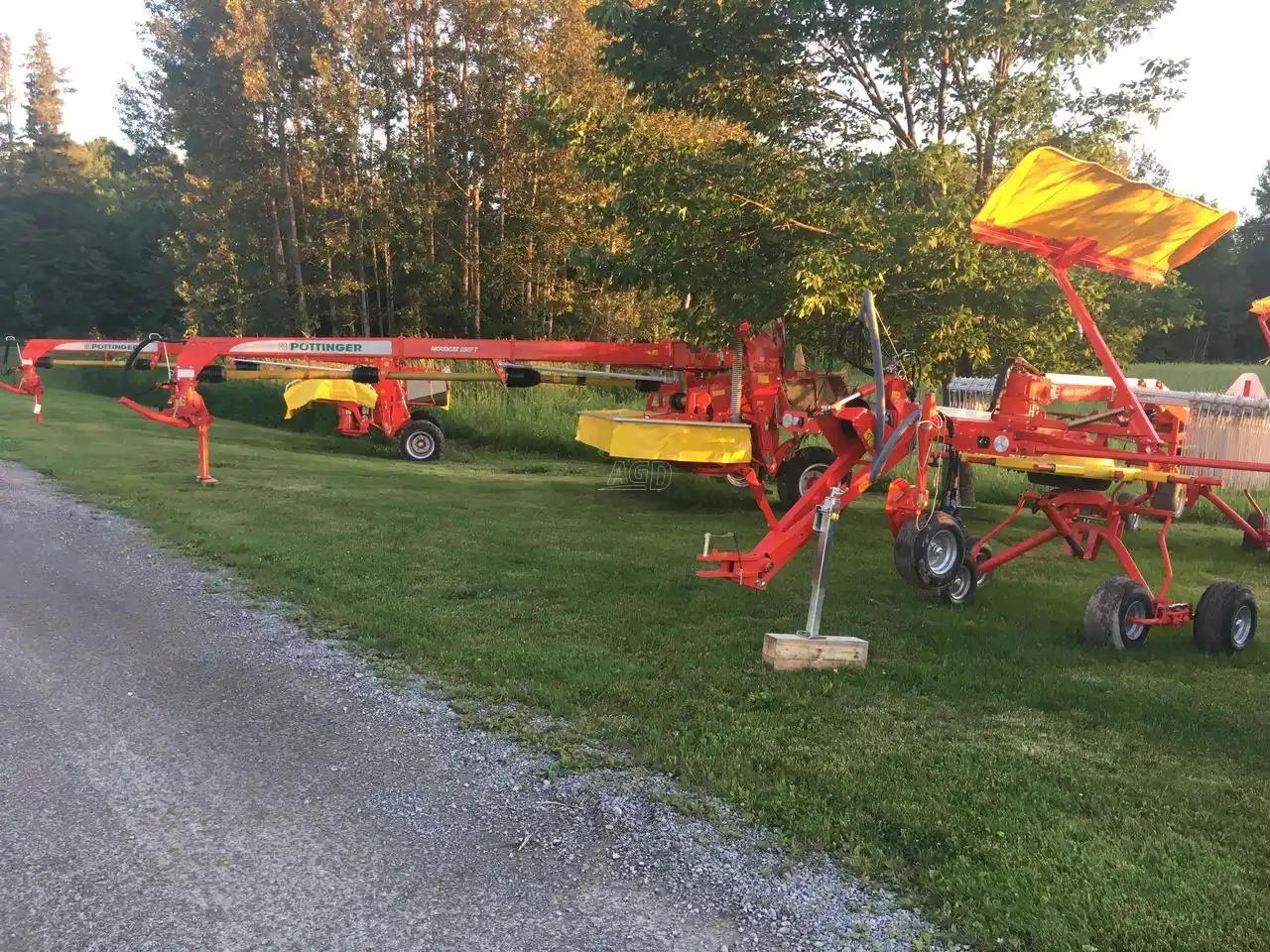 Gallery image 2 for New Pottinger 3507TED Rake