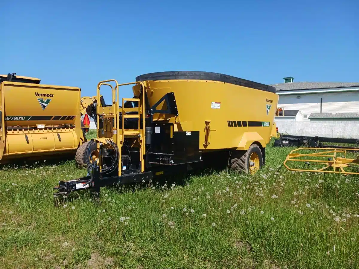 Gallery image 1 for New Vermeer VT660 Feed Wagon