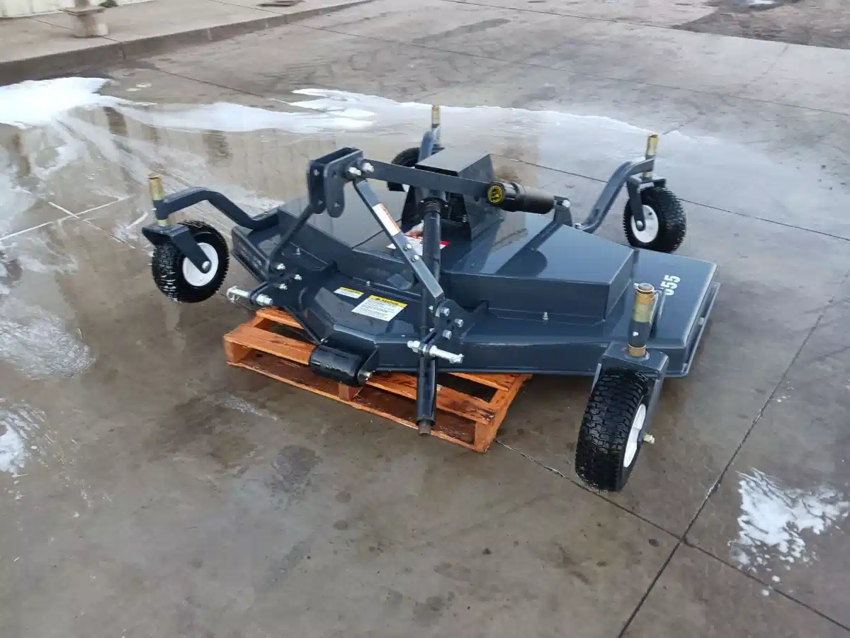 Gallery image 2 for New Farm King Y655C Mower - Finishing