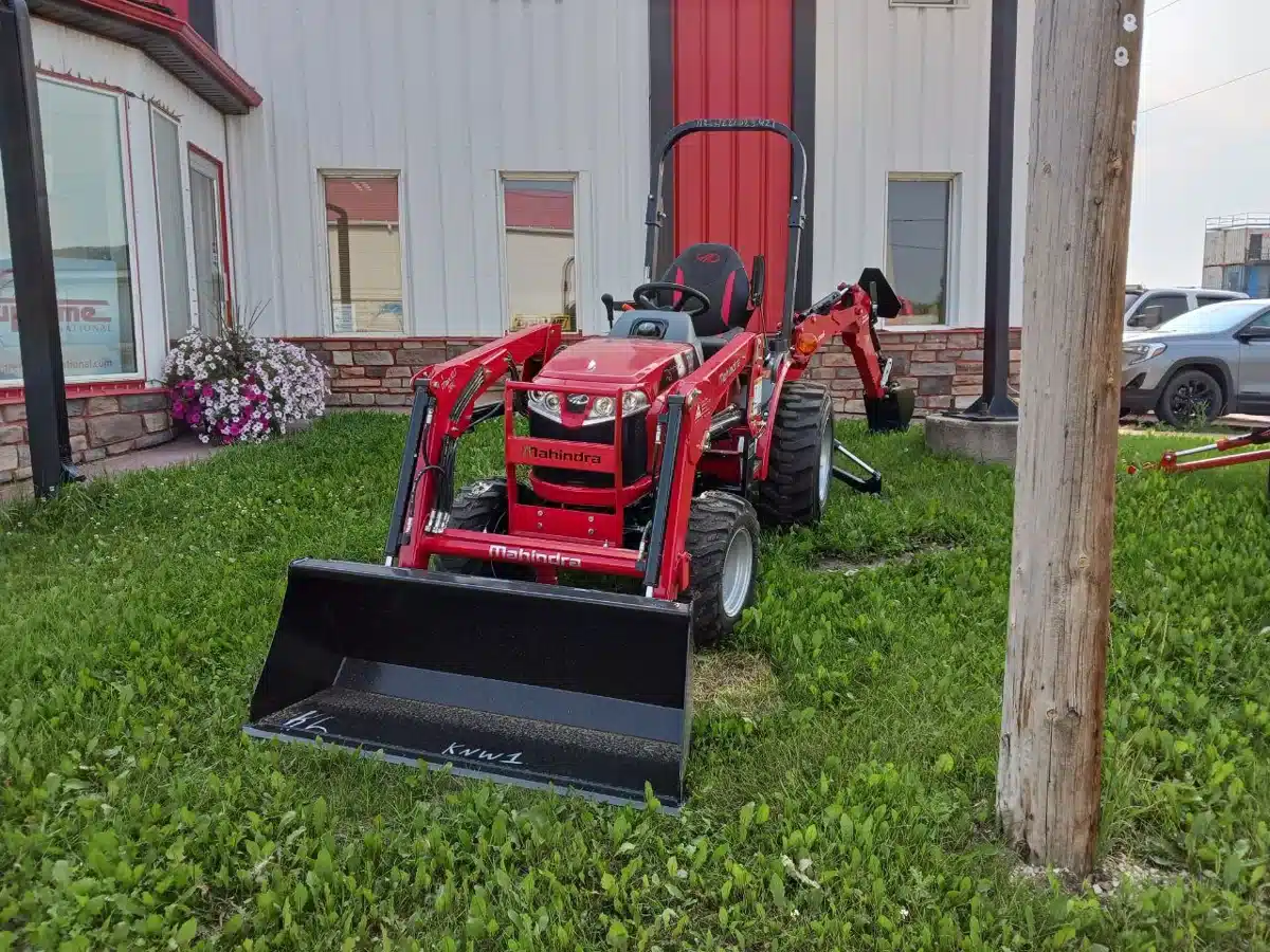 Gallery image 2 for New Mahindra MAX 26XLT Tractor